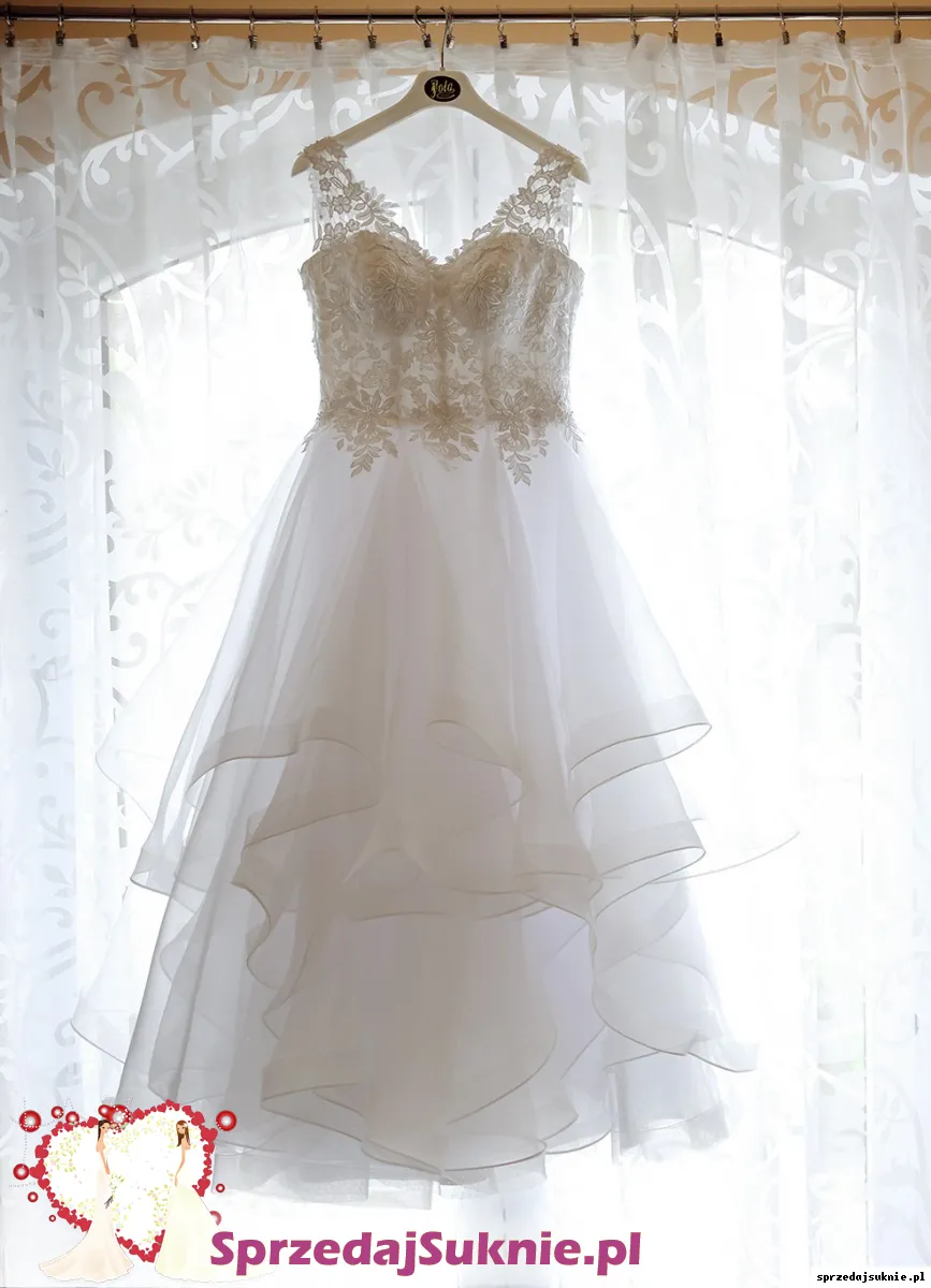 Lekka suknia ślubna z falbankami, rozmiar 36-38,  plus welon i etola. POLECAM