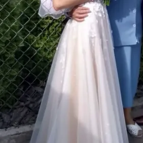 Piękna suknia ślubna 
