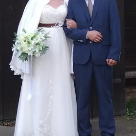 Sprzedam piękną suknię ślubną ecru 