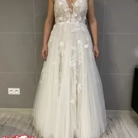 Suknia 艣lubna Maverie model Charlotte rozmiar 40, sezon 2023