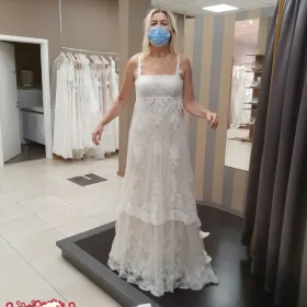 Suknia Ślubna , kupiona w Niemczech , cena nowej 1700 euro. Była założona tylko 3 godziny. Ślub cywilny w okresie Panademi Corona .  