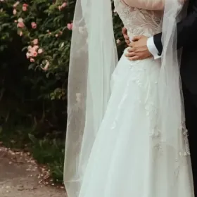 Suknia ślubna Ivory z odpinanym rękawami i welonem