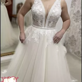 Suknia ślubna kwiaty 3D s/m/małe l litera A dekolt V plus gratis biżuteria i ozdoby