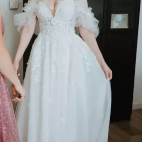 Suknia ślubna z welonem