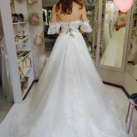 Przepiękna biała suknia ślubna typu Princessa (Księżniczka)