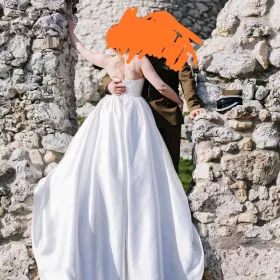 Suknia ślubna na ciążowy brzuszek