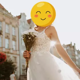 Suknia ślubna z gdyńskiego salonu Marietta w pięknym delikatnym motywie kwiatowym