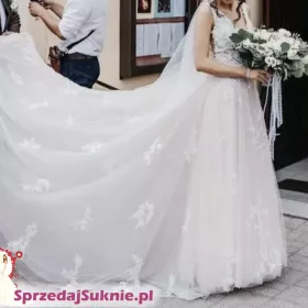 Piękna, tiulowa suknia z długim odpinanym trenem 36 S