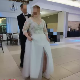 Piękna sukienka z gorsetem i rozcięciem plus gratisowe buty