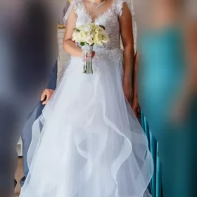 Sprzedam suknię ślubną w rozmiarze 40 