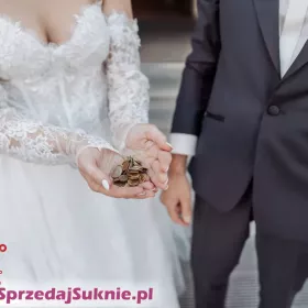 Koronkowa suknia ślubna 