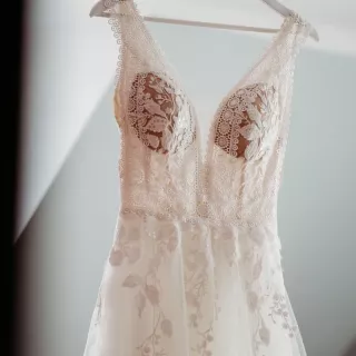 Śmietankowa suknia ślubna  M 38