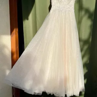 Piękna lekka zwiewna suknia ślubna