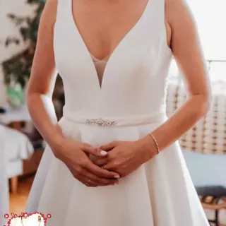 Klasyczna suknia ślubna z kieszeniami