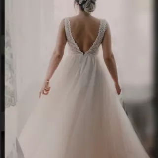 Sprzedam piękną suknię ślubną 