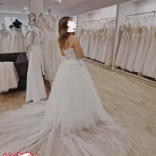 Nowa tiulowa suknia ślubna typ Princessa