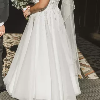 Suknia ślubna kwiatuszek