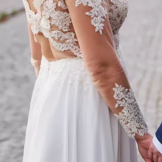 Zwiewna suknia ślubna 