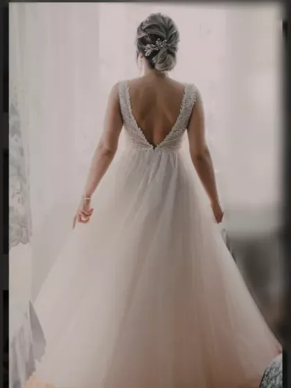 Sprzedam piękną suknię ślubną 