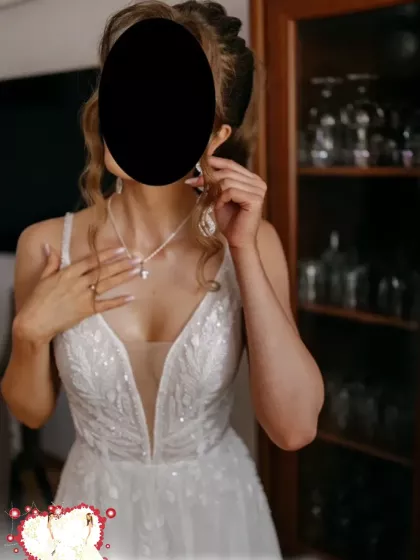 Suknia ślubna literka A, model Gaurie, salon WHITE
