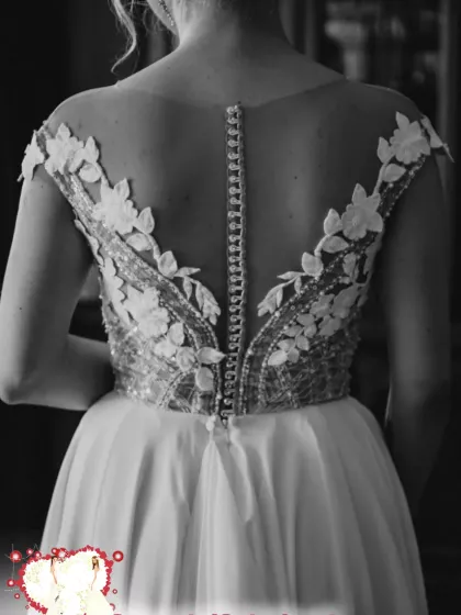 Piękna Milla Nova Moon