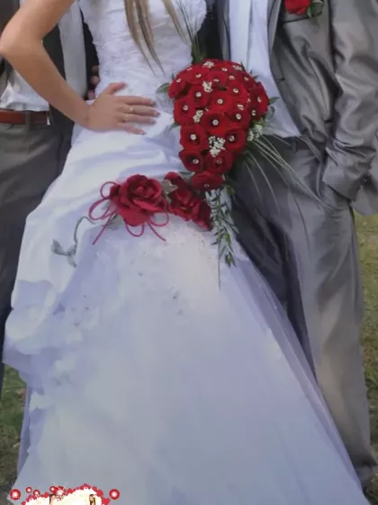 Sprzedam piękną suknię ślubną rozmiar S