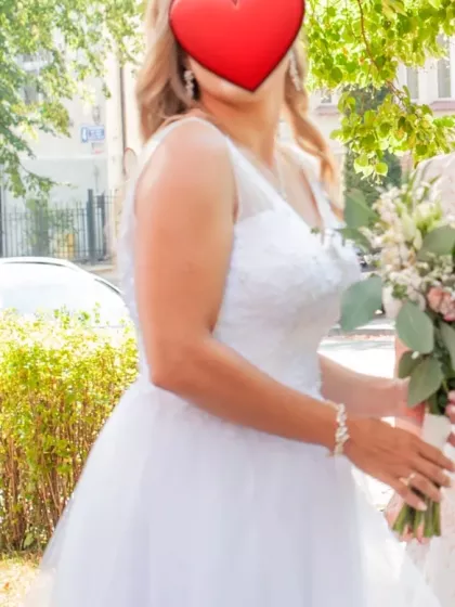 Marietta suknia ślubna w kształt litery A biel