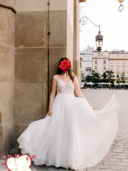 Suknia ślubna i welon Guido - kobieca i pełna romantycznego uroku