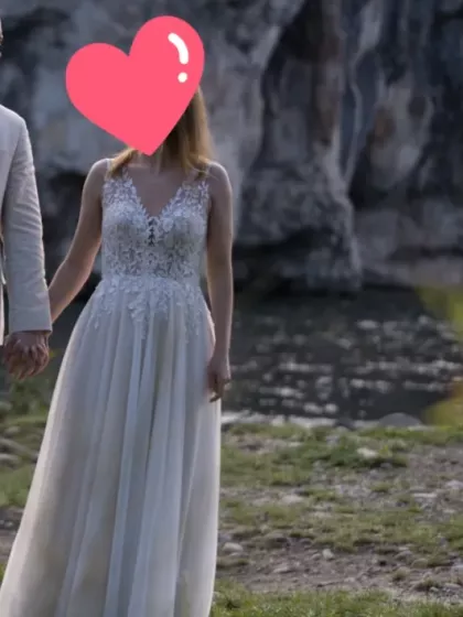 Urocza suknia ślubna