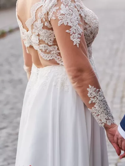 Zwiewna suknia ślubna 