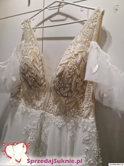 Bogato zdobiona suknia plus size 