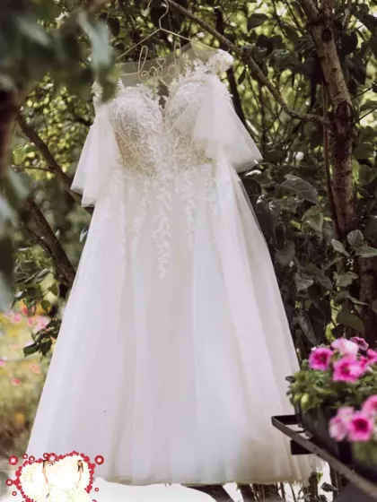 Elegancka suknia ślubna w stylu romantycznym – rozmiar 46/48