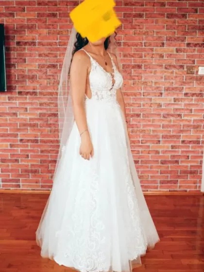 Sprzedam piękną suknię ślubną w rozmiarze 38 