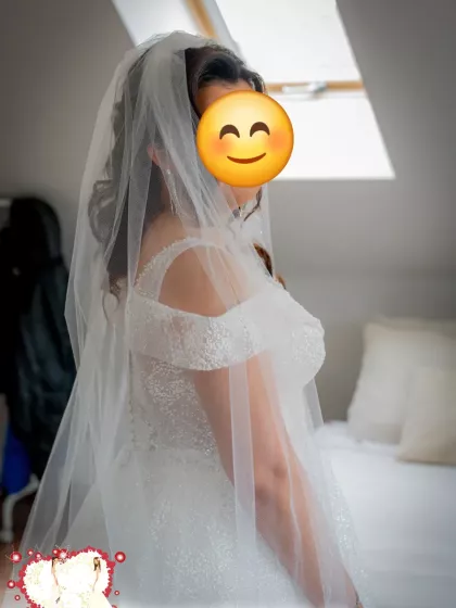 SPRZEDAM SUKNIE ŚLUBNĄ BŁYSZCZĄCĄ